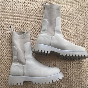 Like new lug boots call it spring